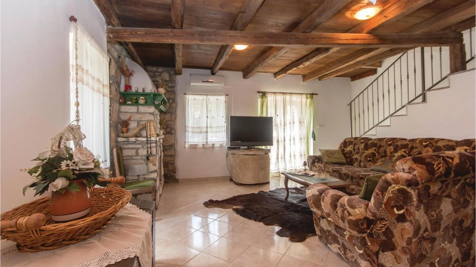 Prázdninový dům 4 Bedroom Cozy Home In Rakalj