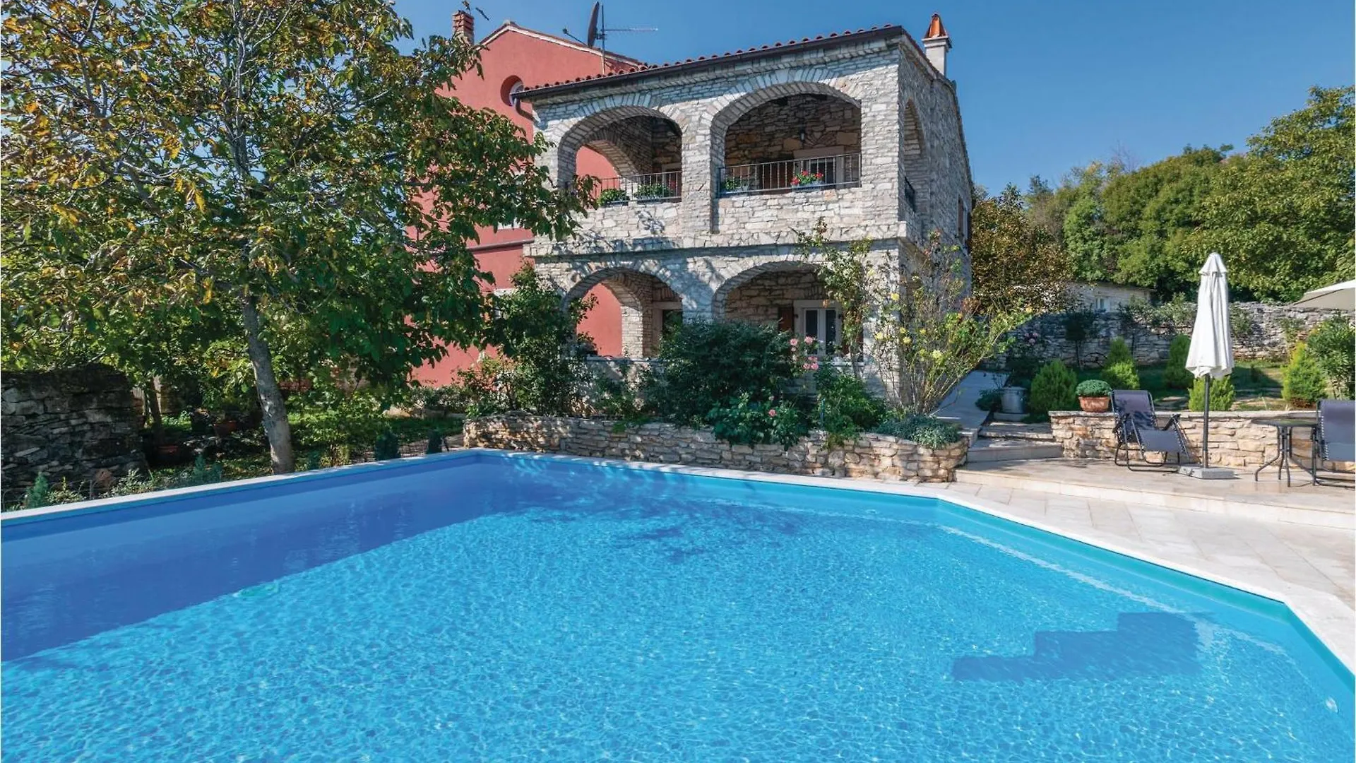 בית נופש 4 Bedroom Cozy Home In Rakalj