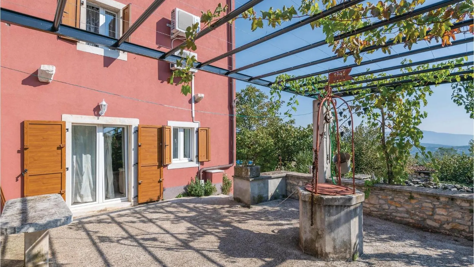 4 Bedroom Cozy Home In Rakalj Prázdninový dům